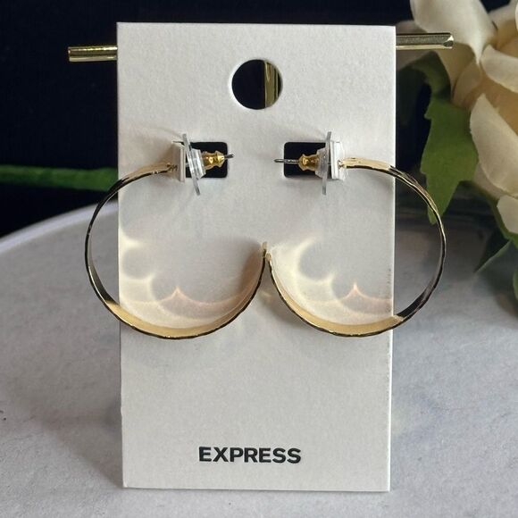 EXPRESS Gold Tone Textured Open Hoop Earnings 1.5 inch - Picture 2 of 6